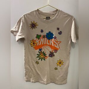 Ultra Game New York Knicks Flower Tee